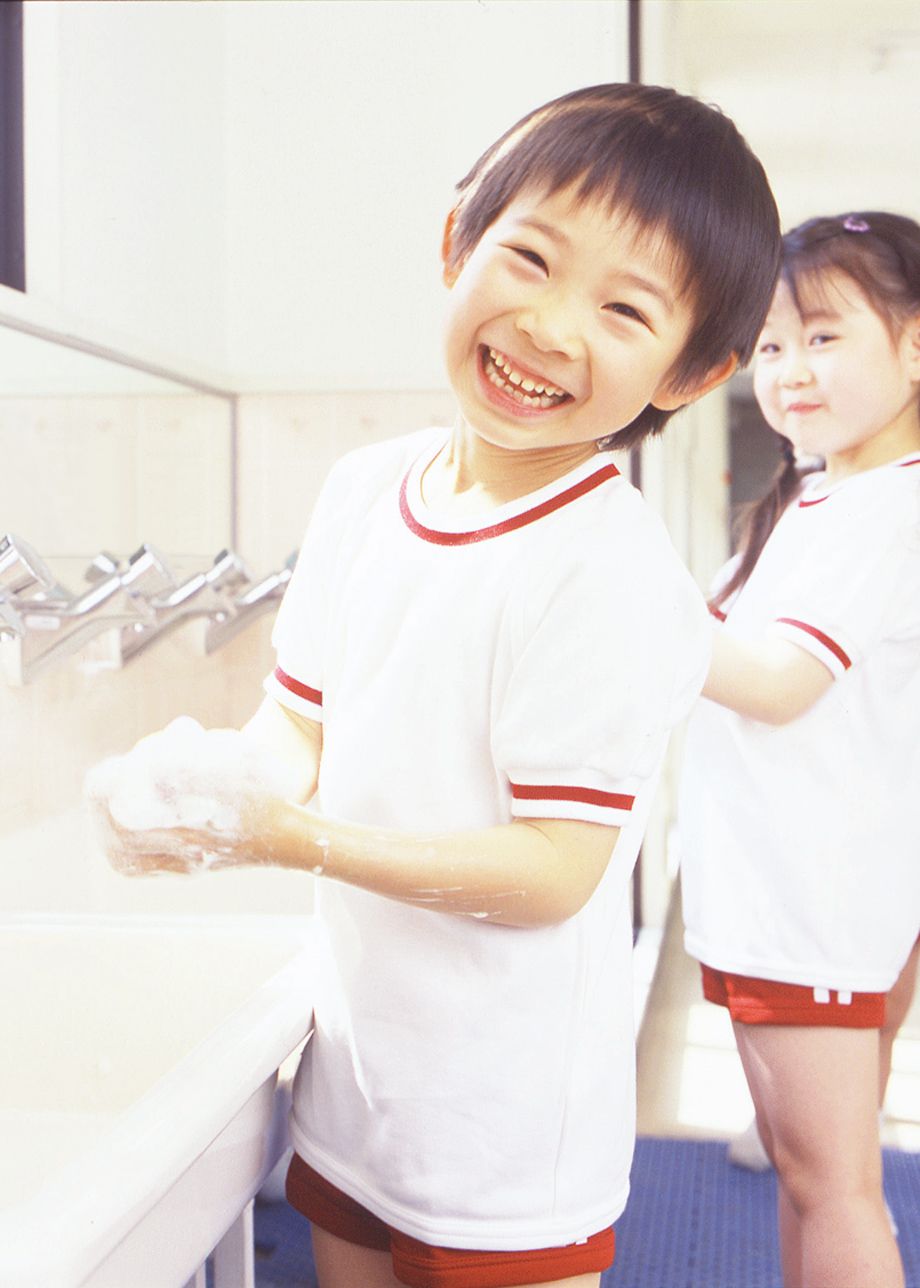 SARAYA teaches you how you can be healthy with proper hand hygiene and healthy routines.